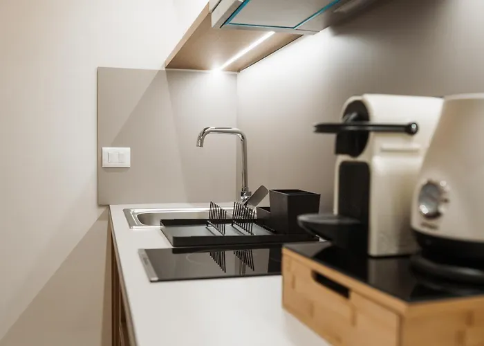 Stefaneli Lägenhetshotell Himare