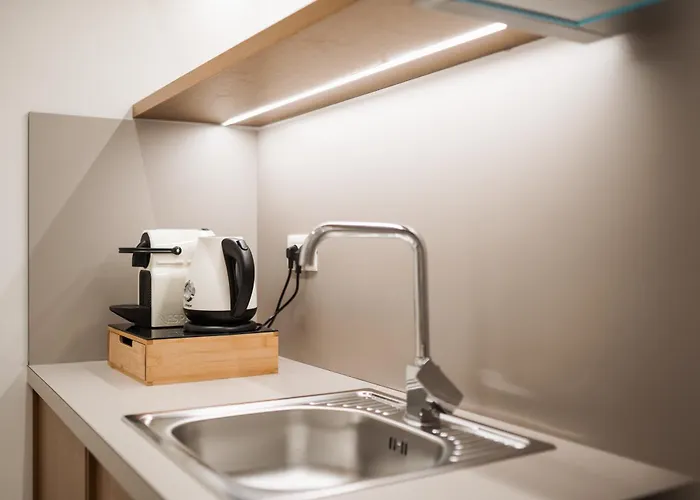 Stefaneli Aparthotel Himare